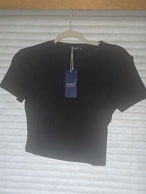 Sampeel Women's Black Cropped Crew Neck Tee
